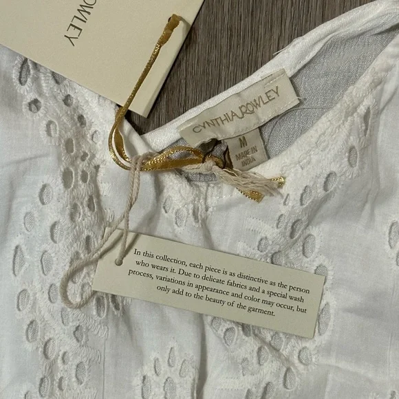 ❌❌❌SOLD❌❌❌. Off white blouse 🤍 - Picture 3 of 4